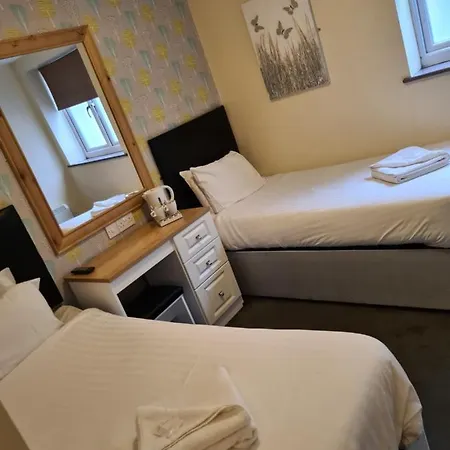 The Avenue Club And 3* Birmingham